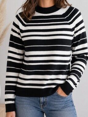 Size M Gap wool blend white and black striped turtleneck sweater